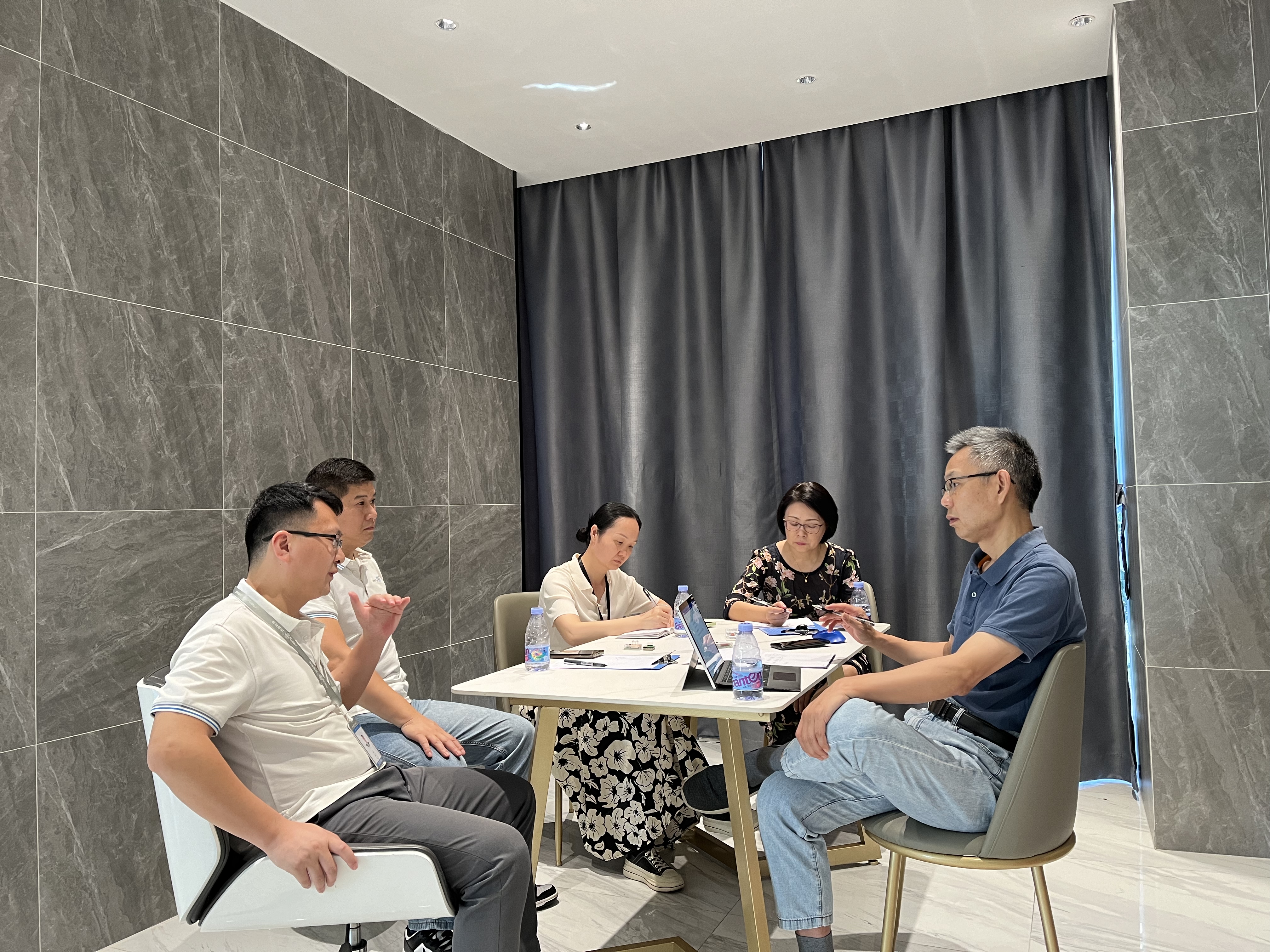 光明科学城知识产权公共服务中心领导及专家组莅临迈睿科技(图3) 13-240Z9115TUX.jpg